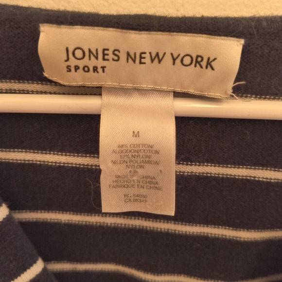 Jones New York Women's top. Medium. Striped navy blue and white. - Picture 2 of 3